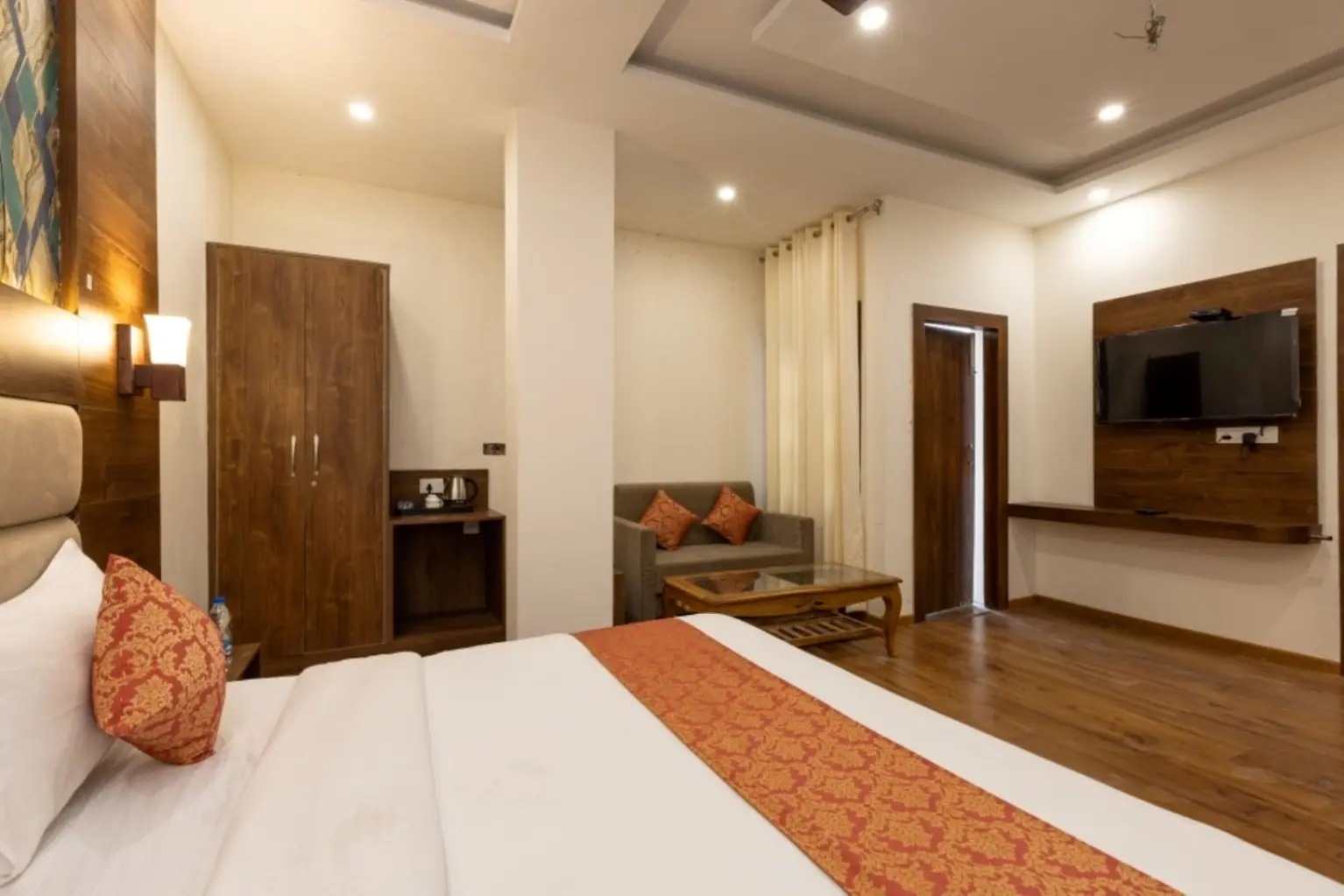 Spring Wood Hotel Room