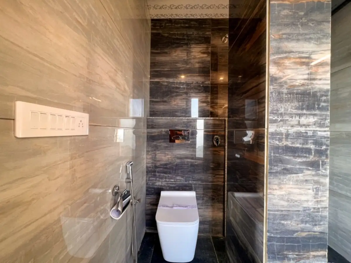 Spring Wood Hotel Bathroom