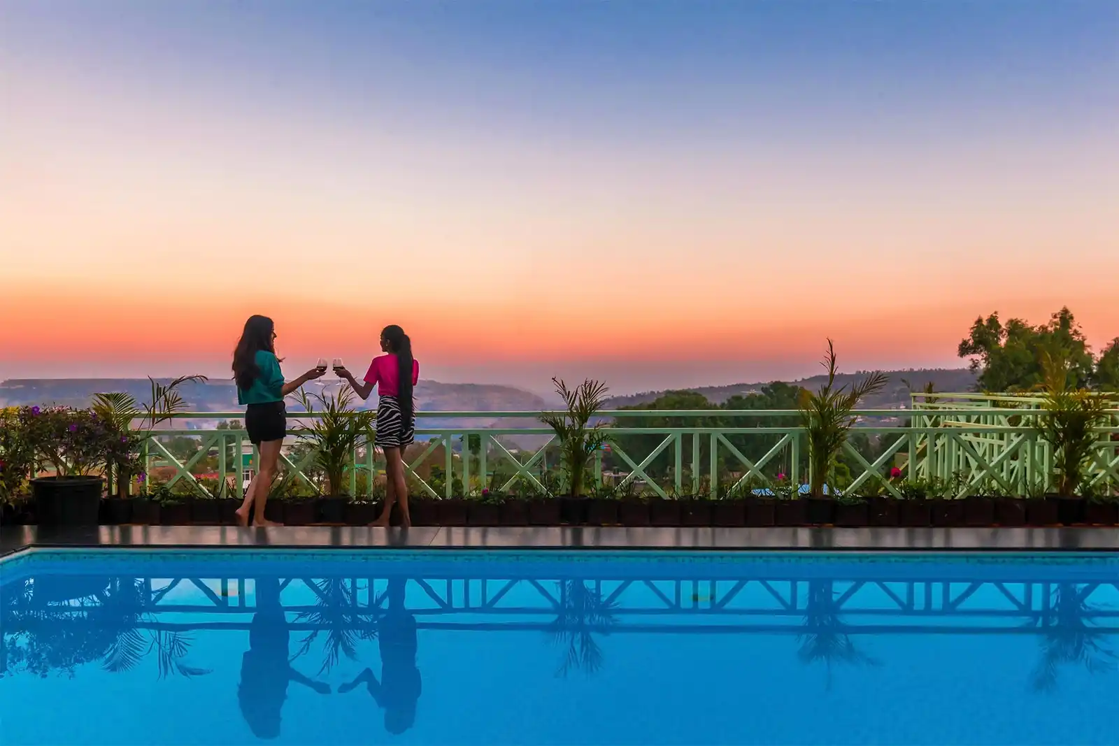 Status Villa with Heated Pool, Panchgani