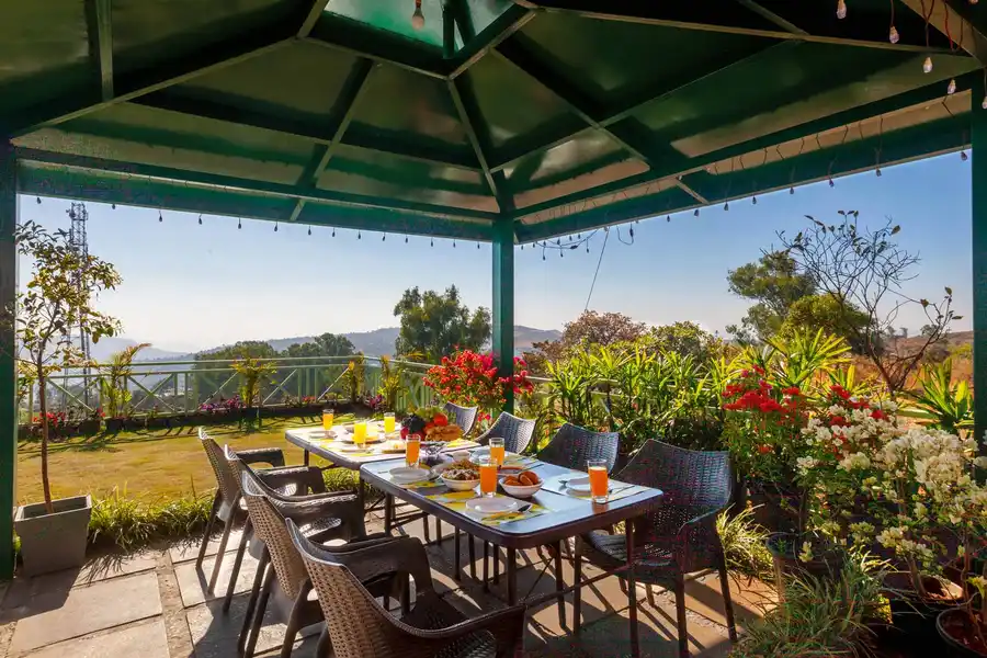 Status Villa with Heated Pool, Panchgani