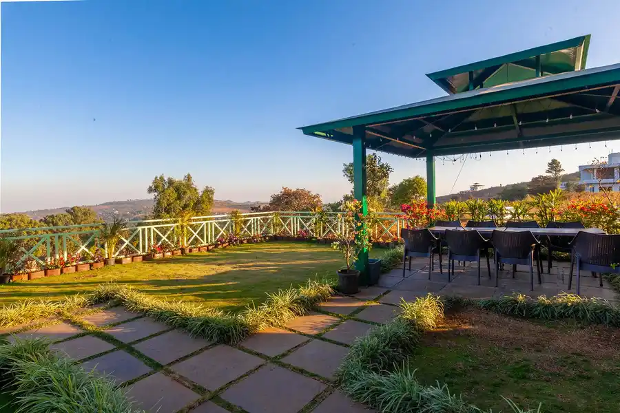 Status Villa with Heated Pool, Panchgani