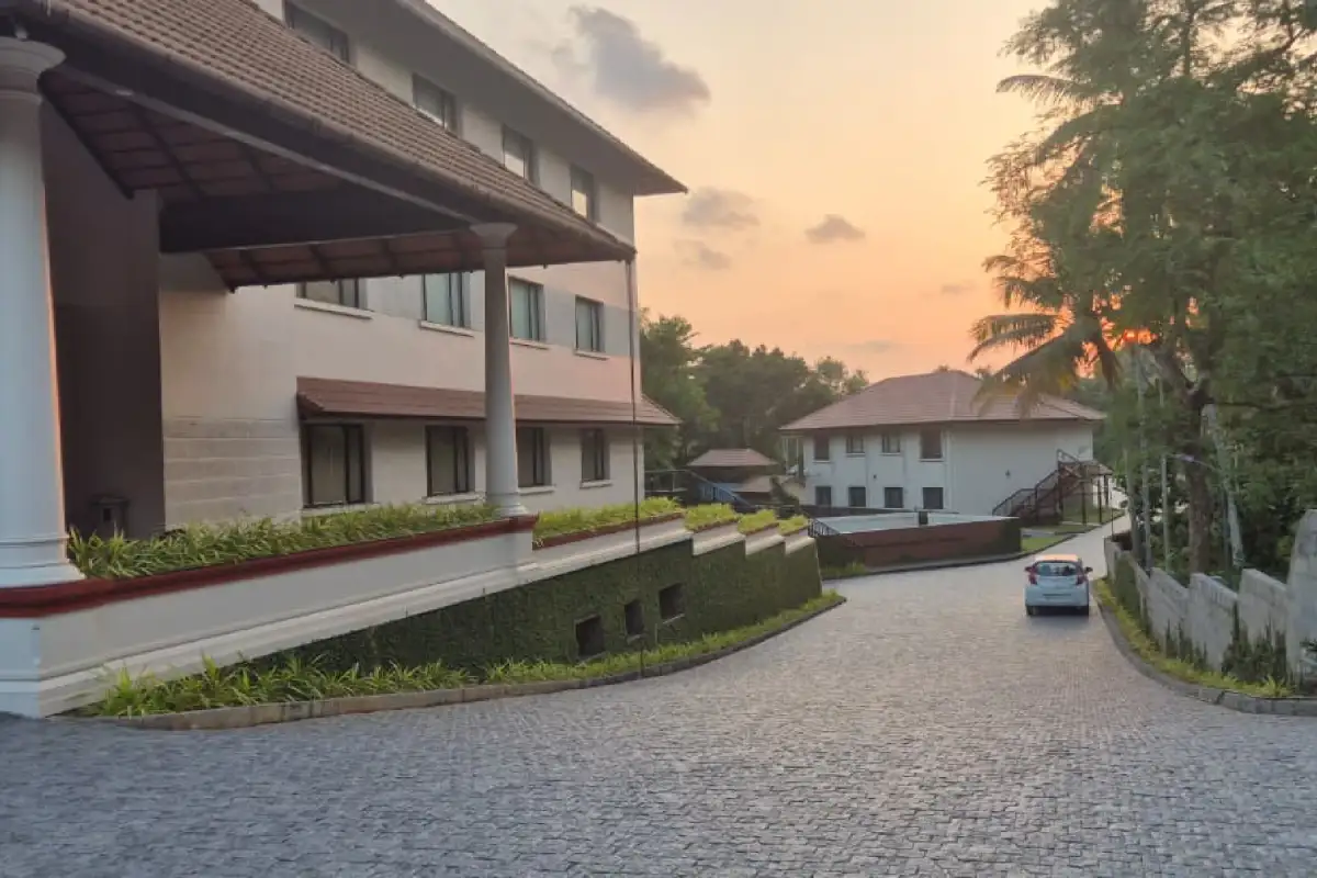 Still Waters Premium Suite, Varkala