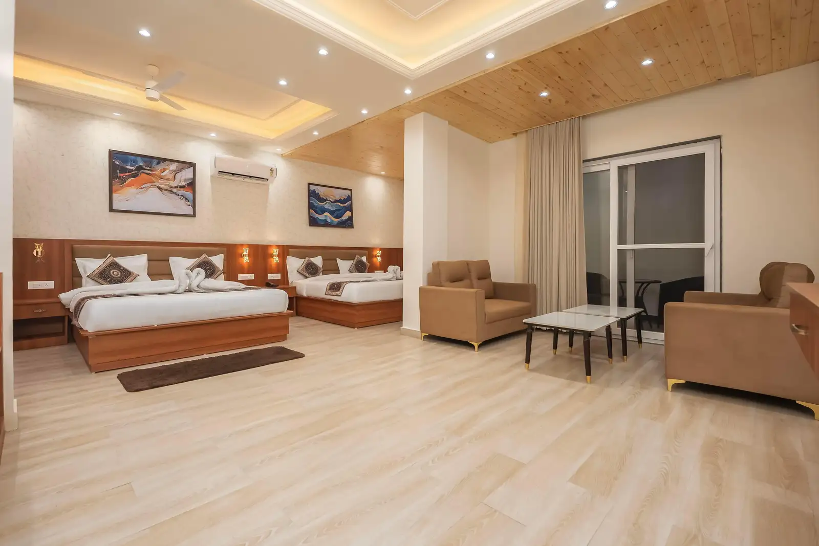 Stillwood Resort Mussoorie Room