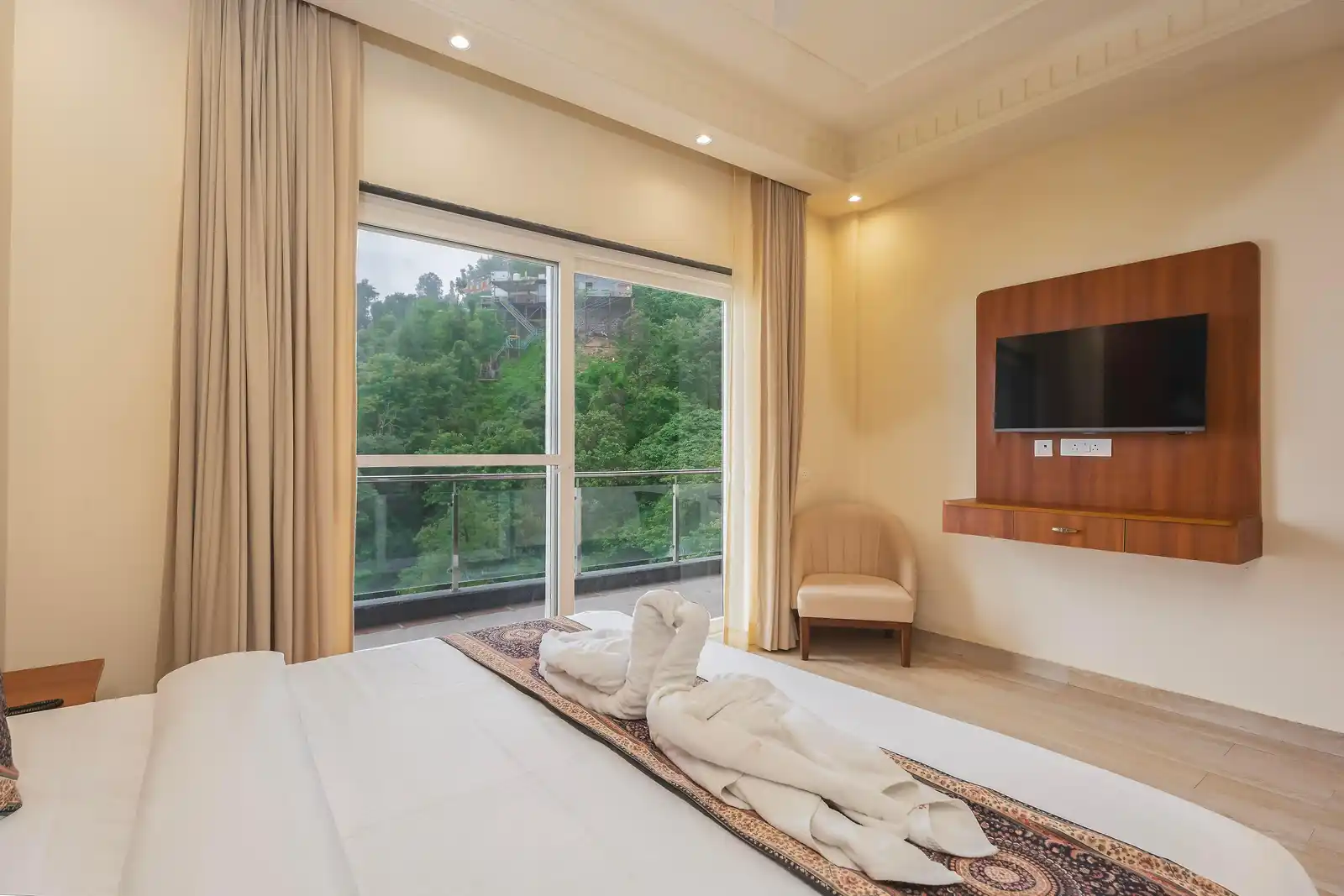 Stillwood Resort Mussoorie Room