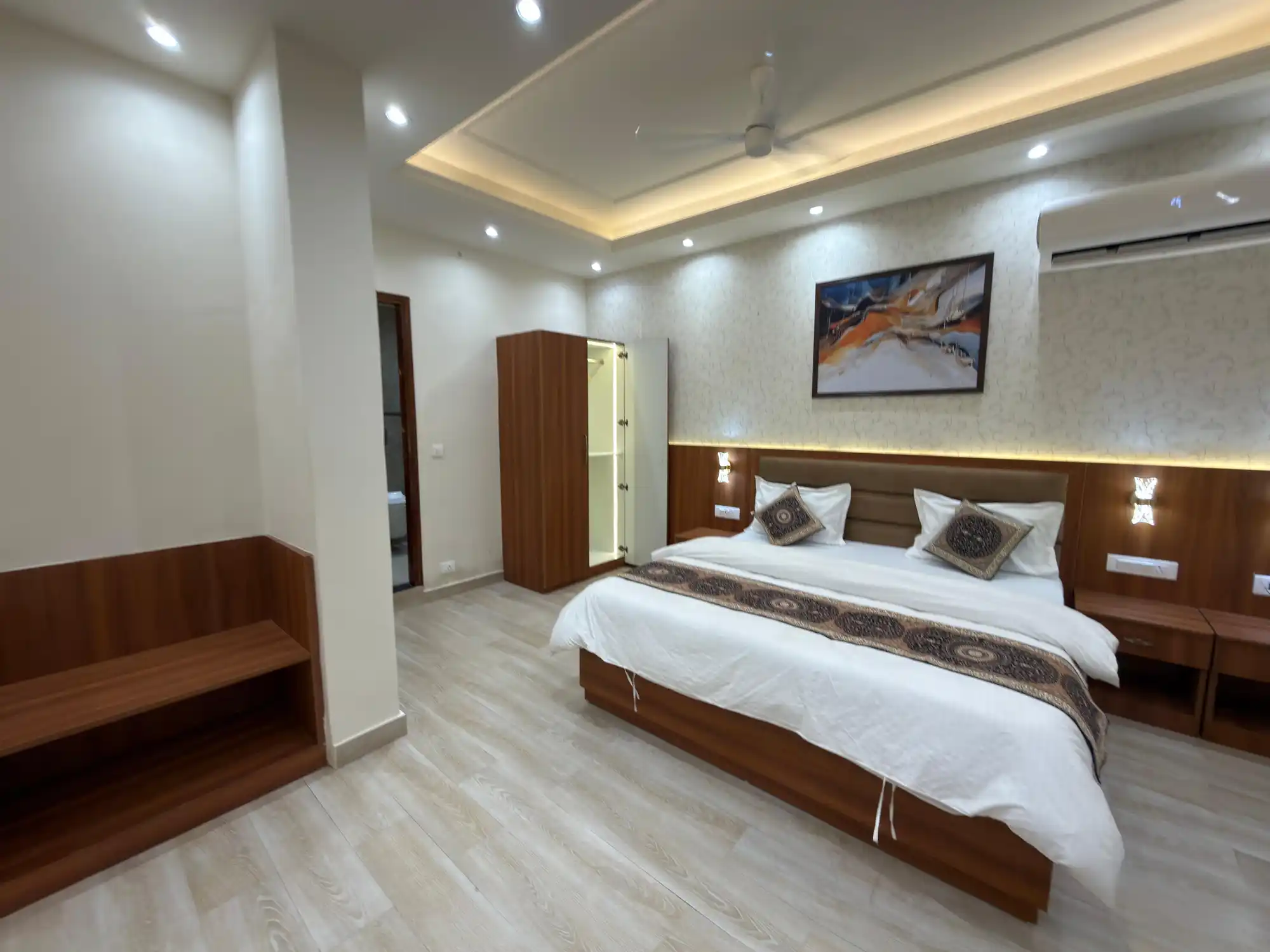 Stillwood Resort Mussoorie Room