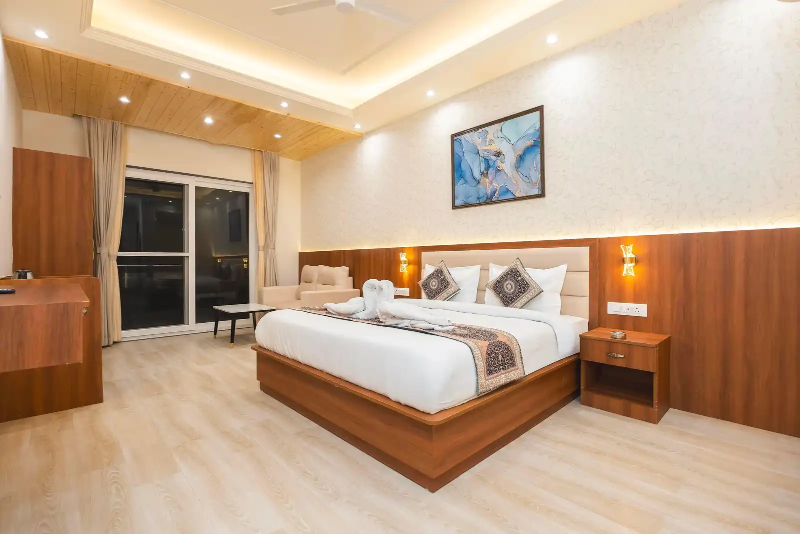 Stillwood Resort Mussoorie Room