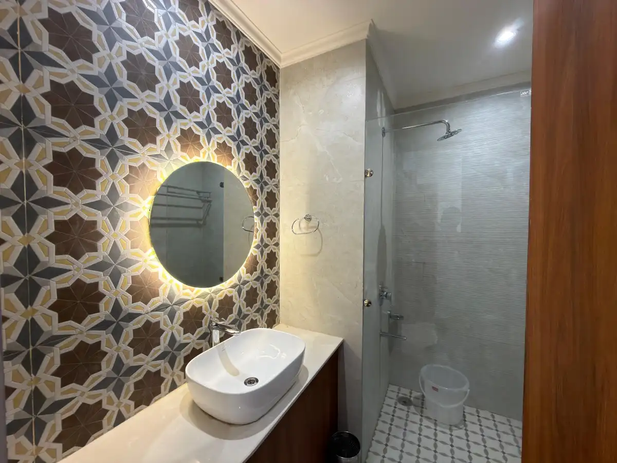 Stillwood Resort Mussoorie Bathroom