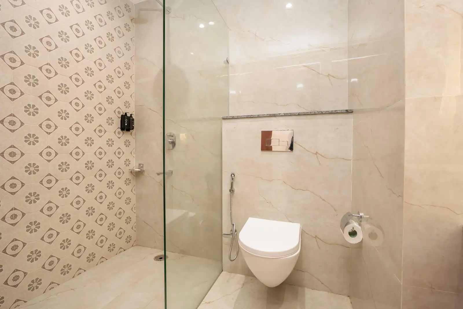 Stillwood Resort Mussoorie Bathroom