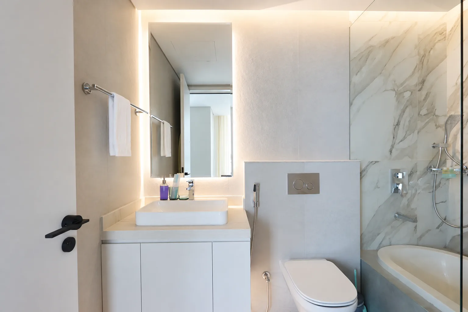 Studio in Dubai Marina with Scenic Views, Dubai