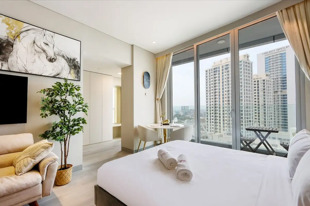 Studio in Dubai Marina with Scenic Views, Dubai