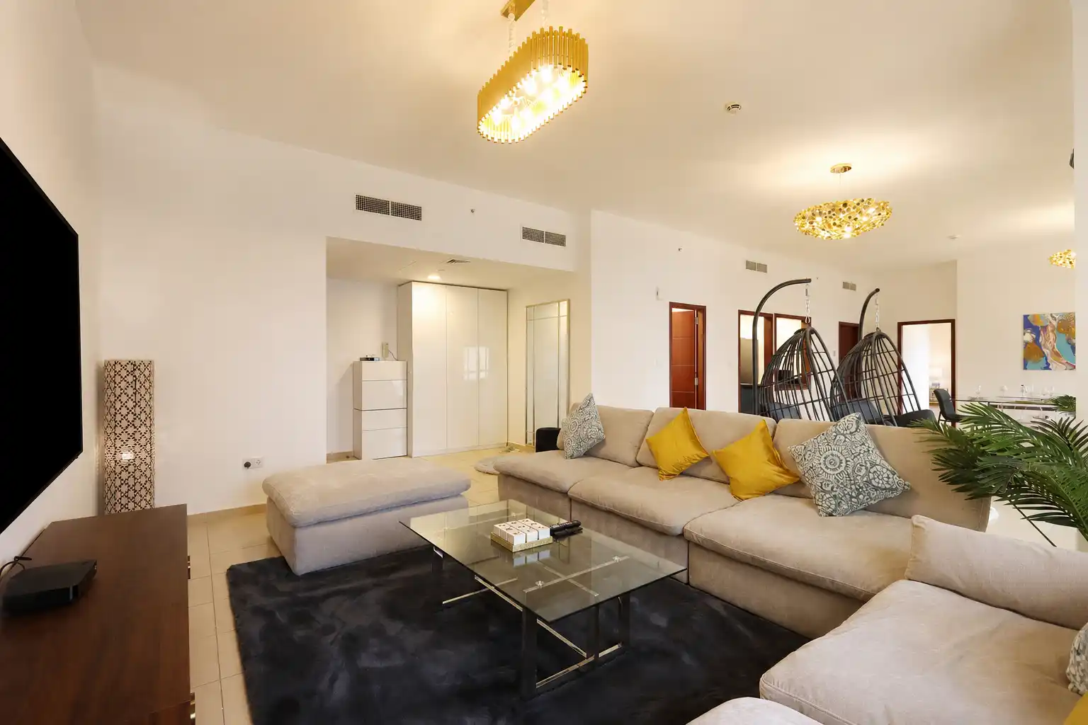 Stunning 1BR with Palm and Sea Views, Dubai