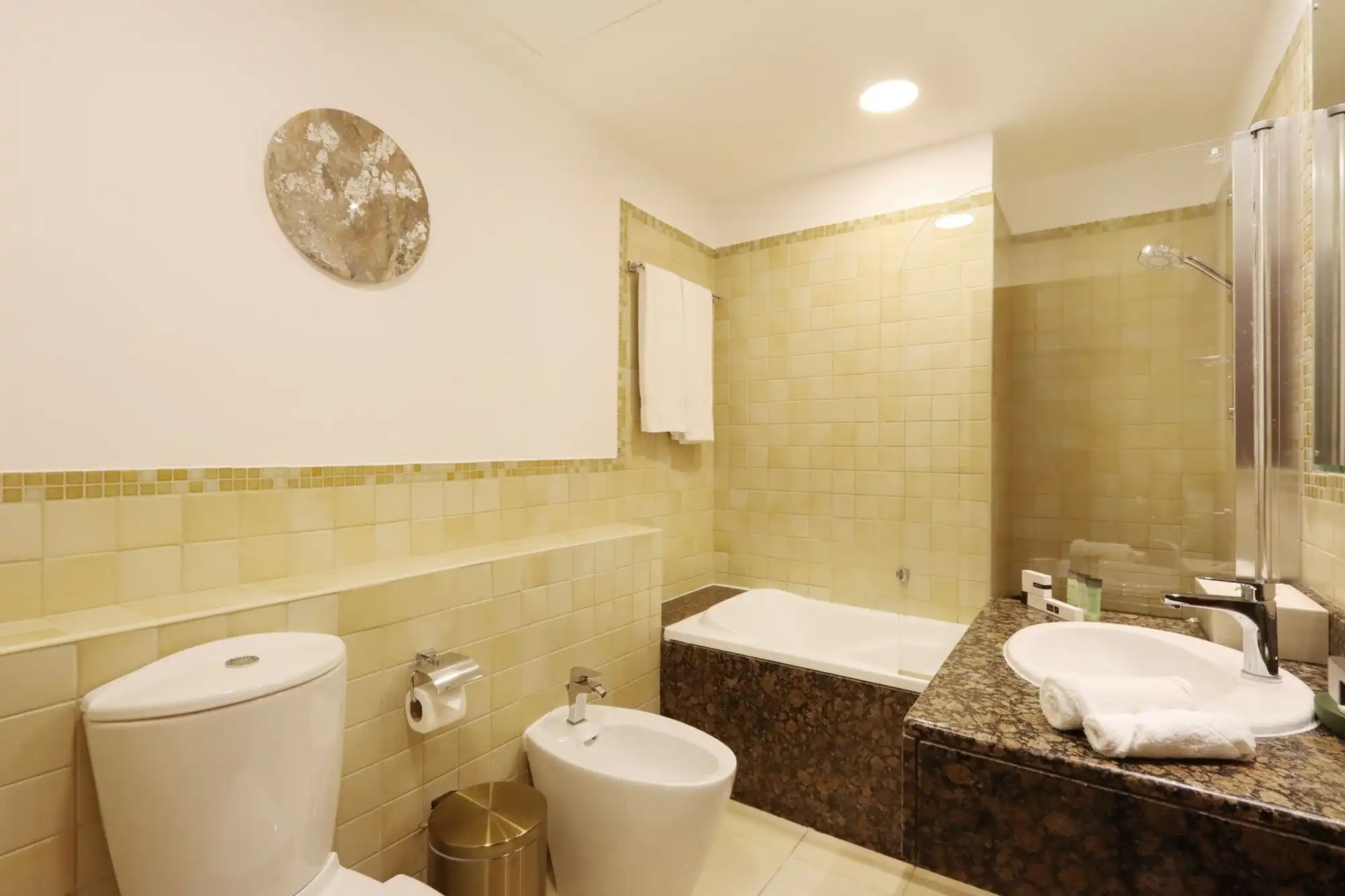 Stunning 1BR with Palm and Sea Views, Dubai