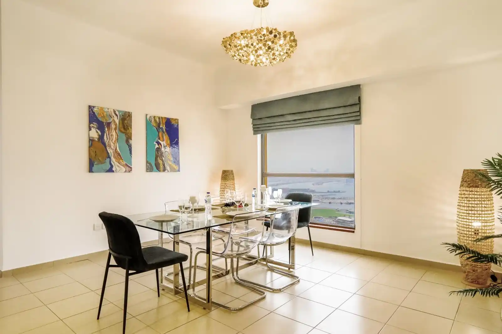 Stunning 1BR with Palm and Sea Views, Dubai