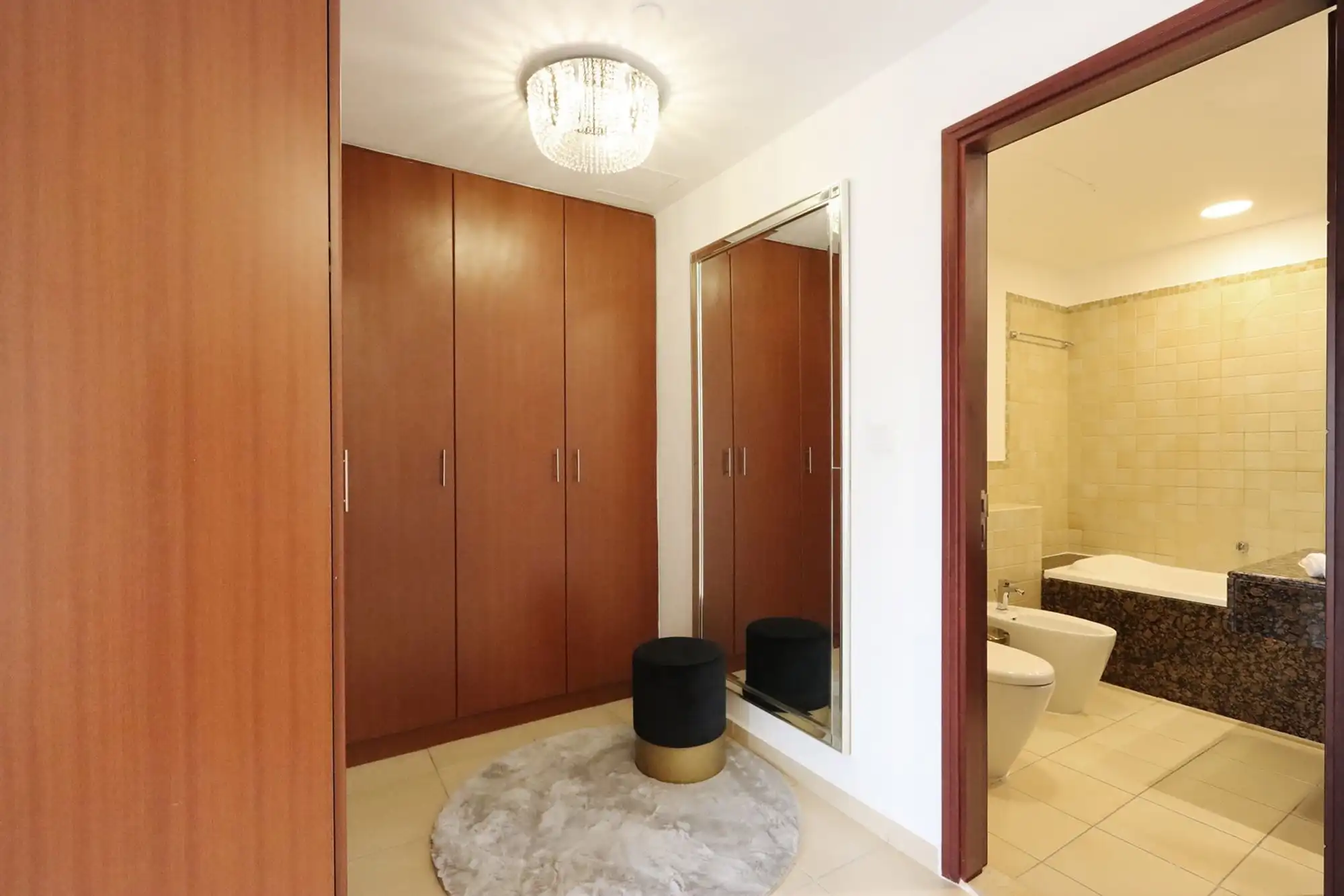 Stunning 1BR with Palm and Sea Views, Dubai