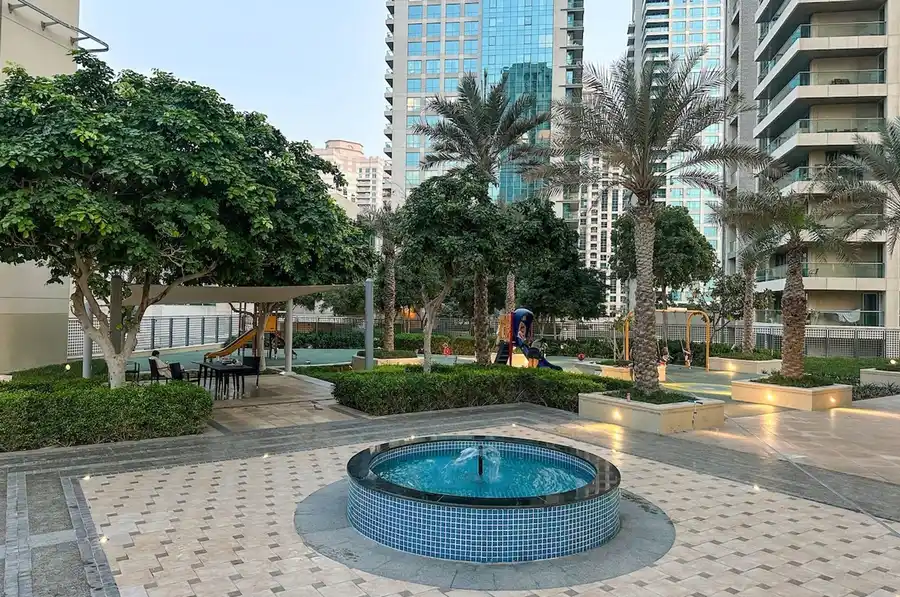 Stylish 1BR Retreat with Pool & Stunning City View, Dubai