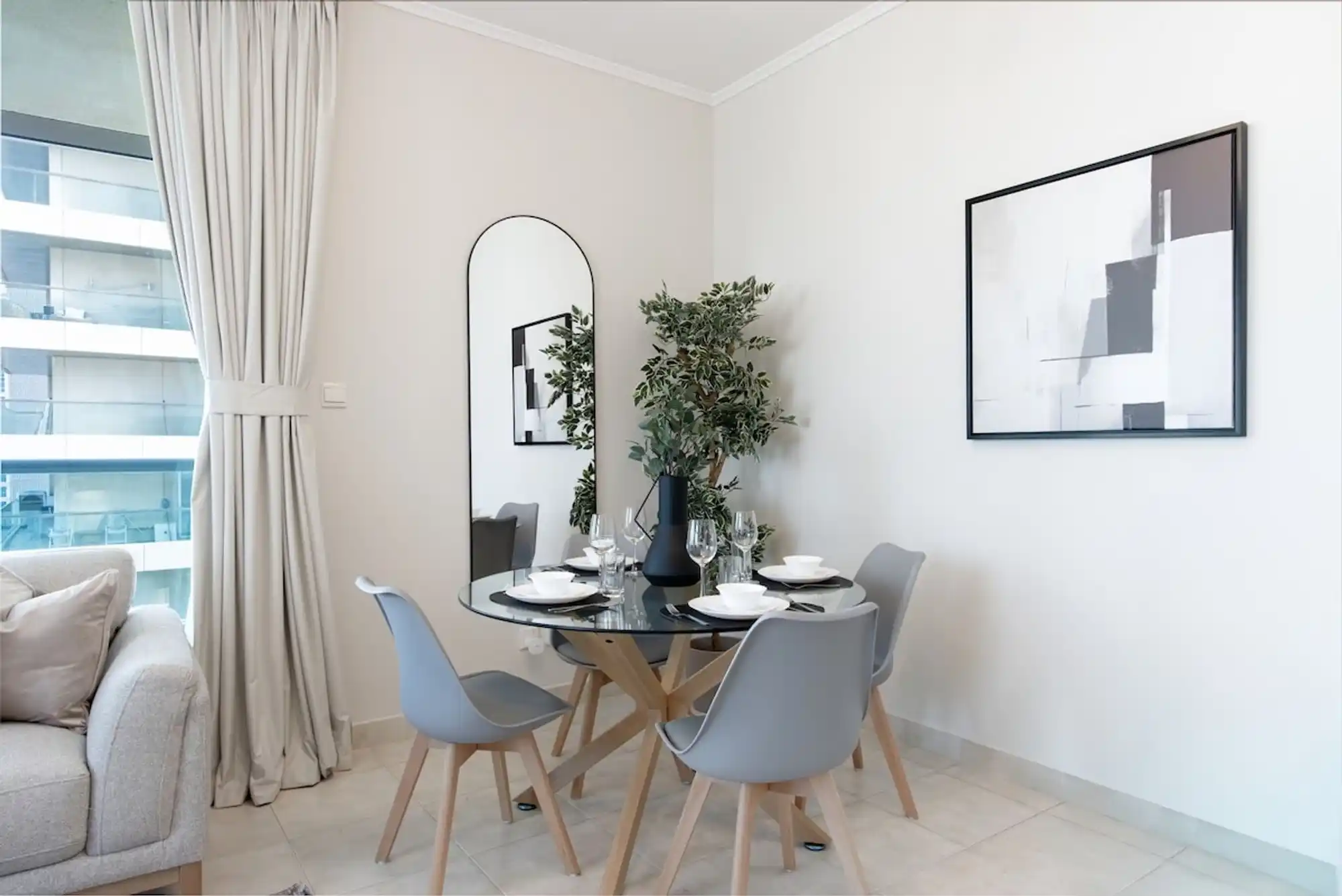 Stylish 1BR Retreat with Pool & Stunning City View, Dubai