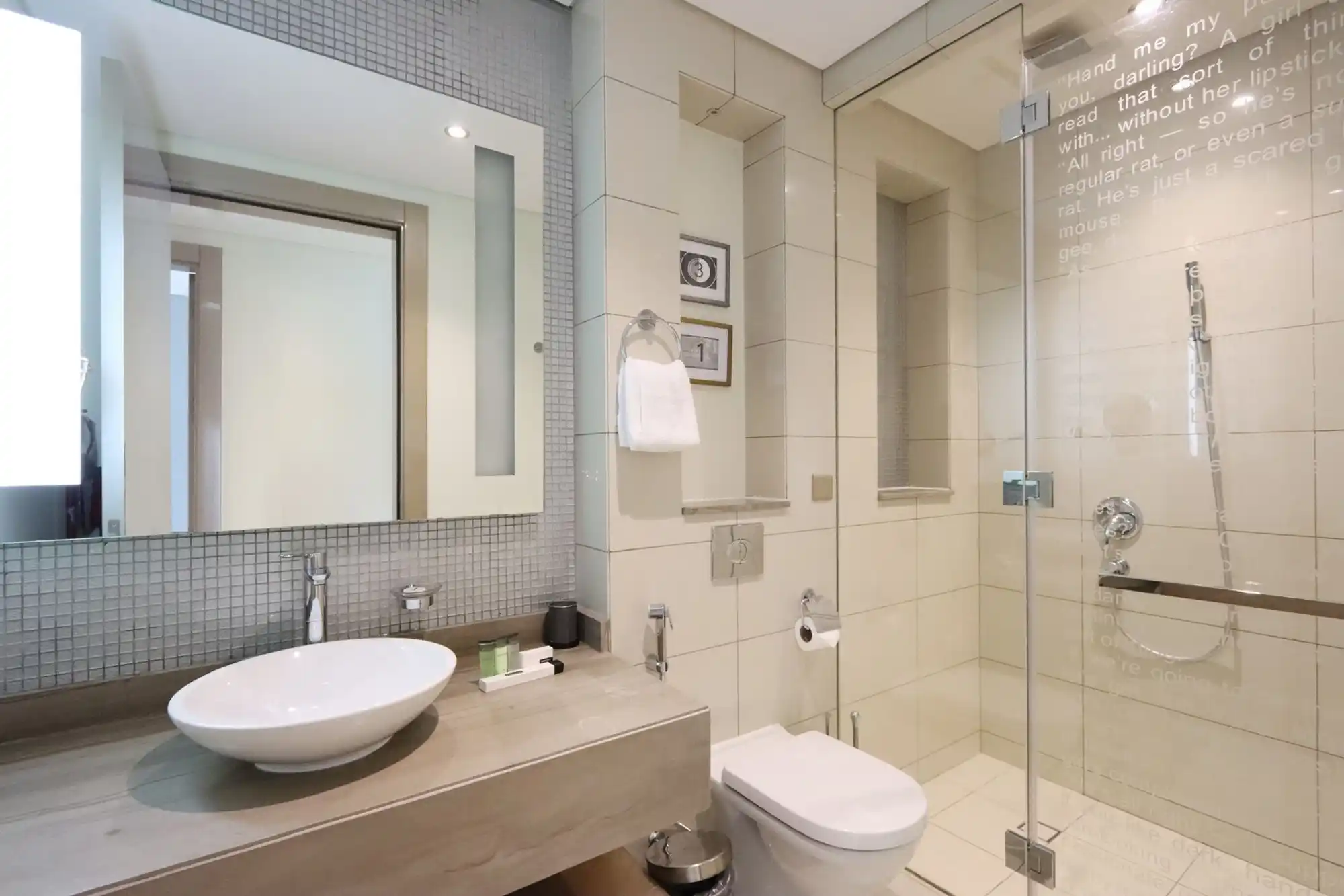 Stylish 2BR Paramount Apt, Dubai