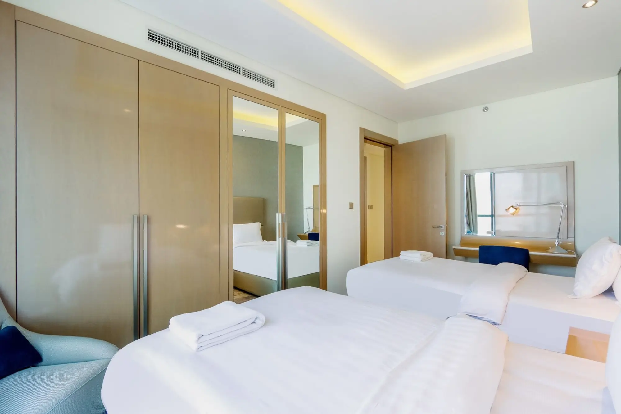 Stylish 2BR Paramount Apt, Dubai