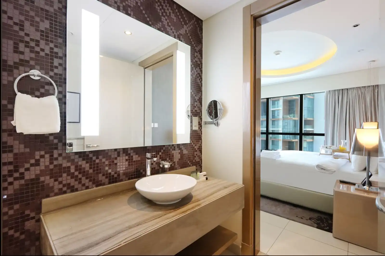 Stylish 2BR Paramount Apt, Dubai