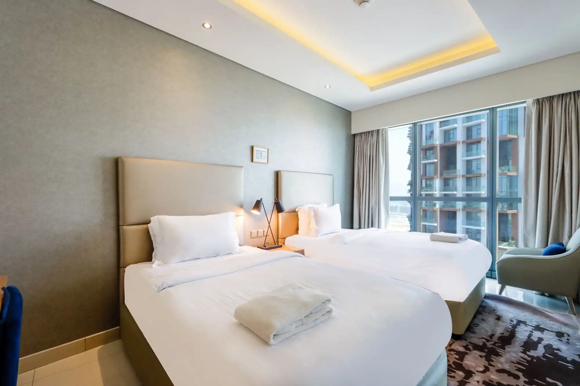 Stylish 2BR Paramount Apt, Dubai