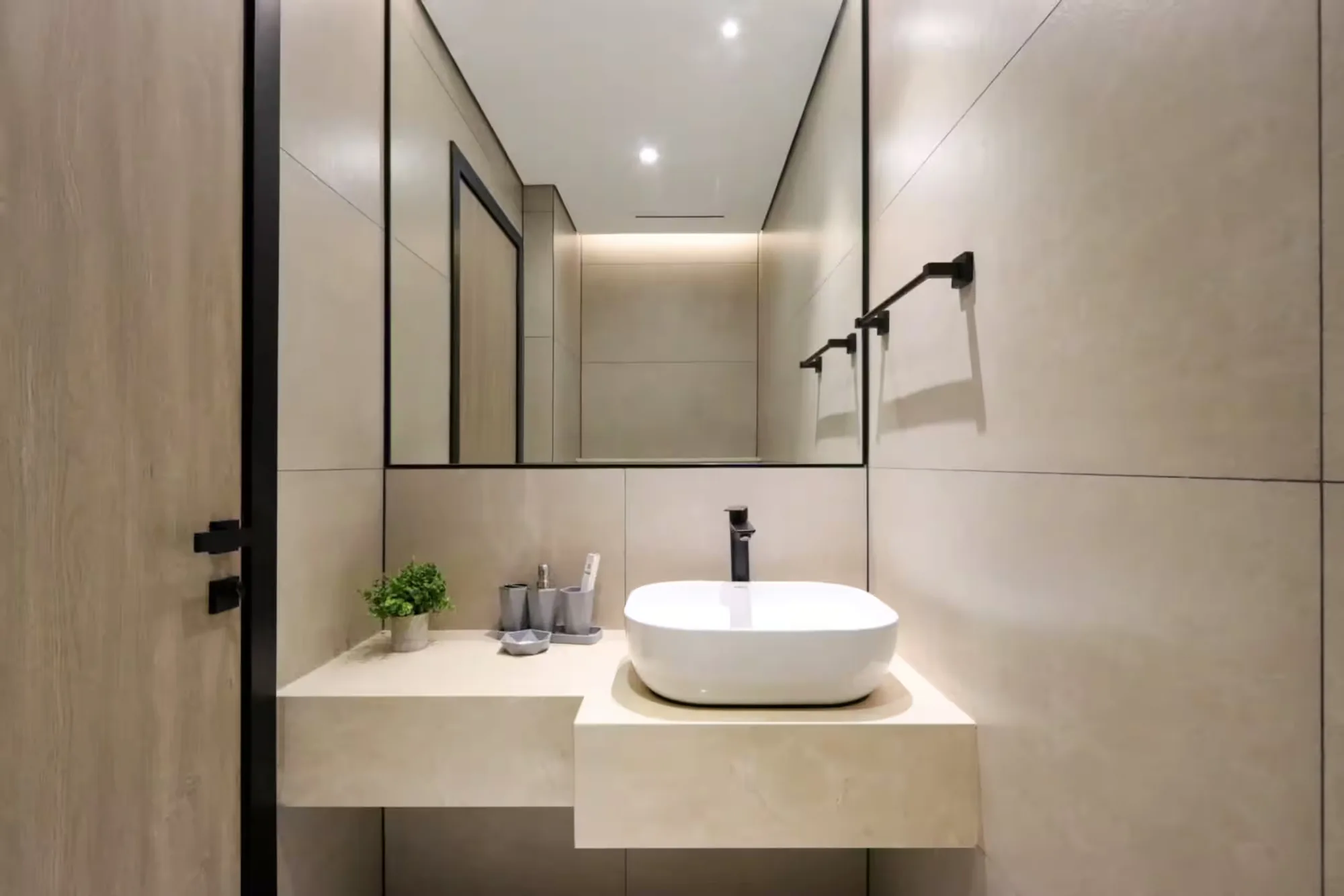 Stylish and Spacious 1B with Private Balcony, Dubai