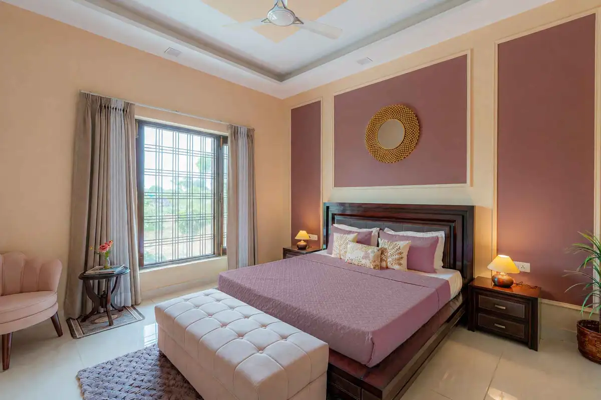 Sunrise Manor W/ Pool, Jacuzzi & Kids’ Retreat, New Delhi