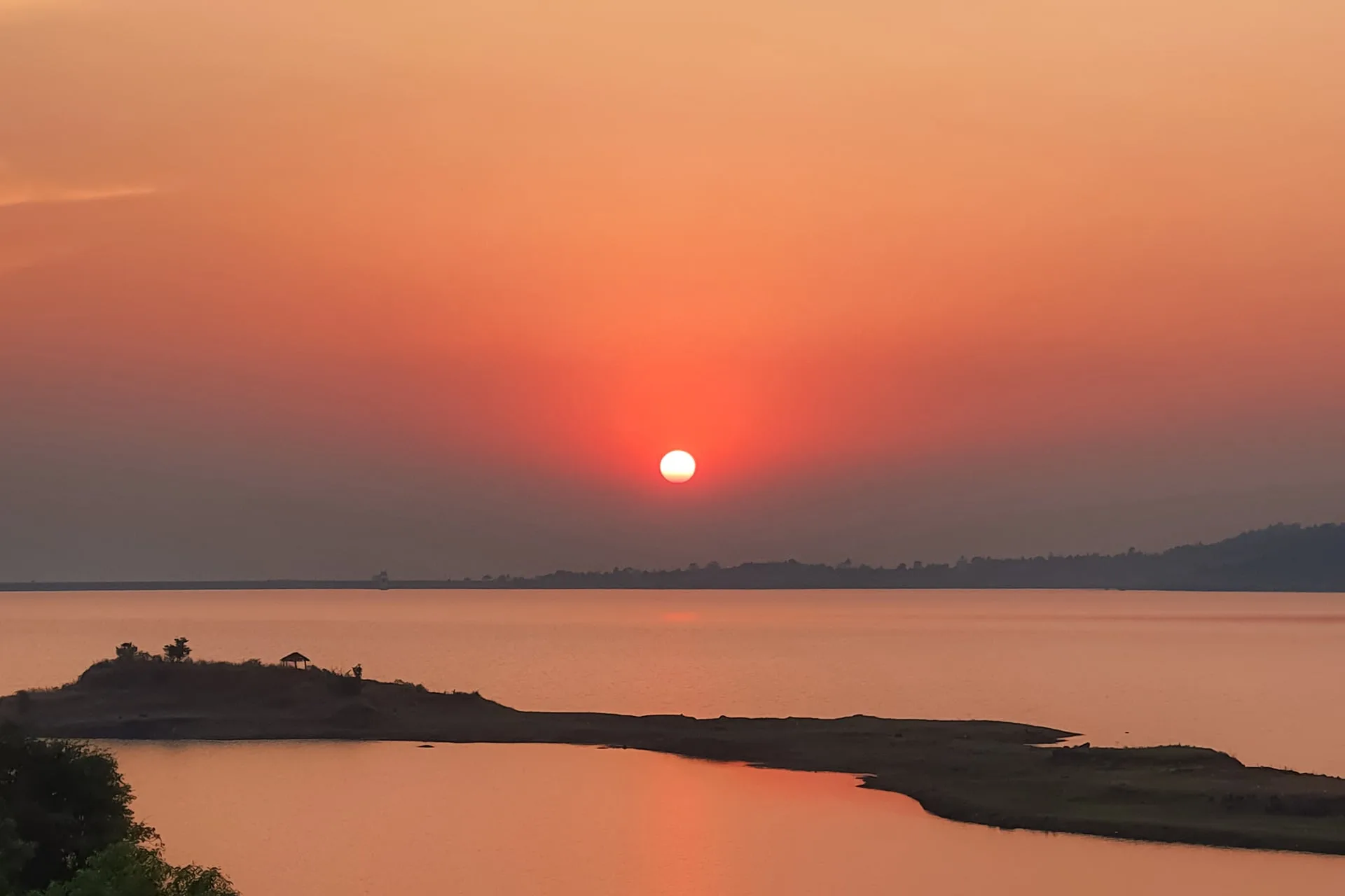 Sunset Boulevard, Karjat