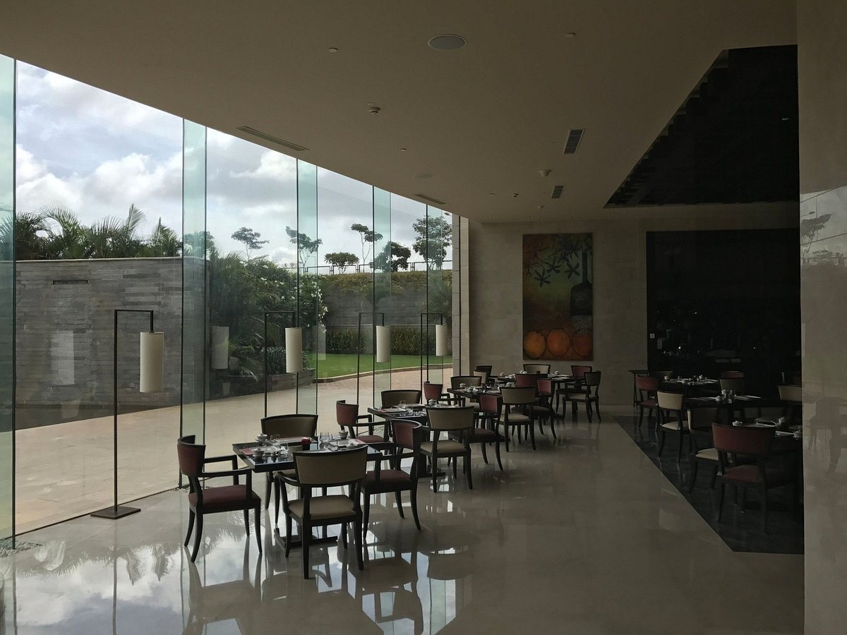 Restaurant/Dining