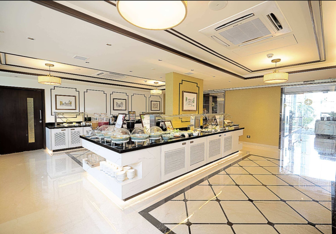 Restaurant/Dining