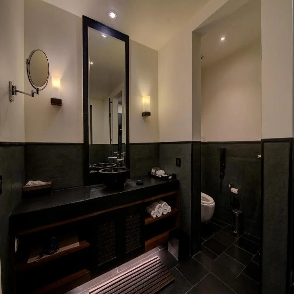 Taj Madikeri Resort & Spa, Coorg Bathroom