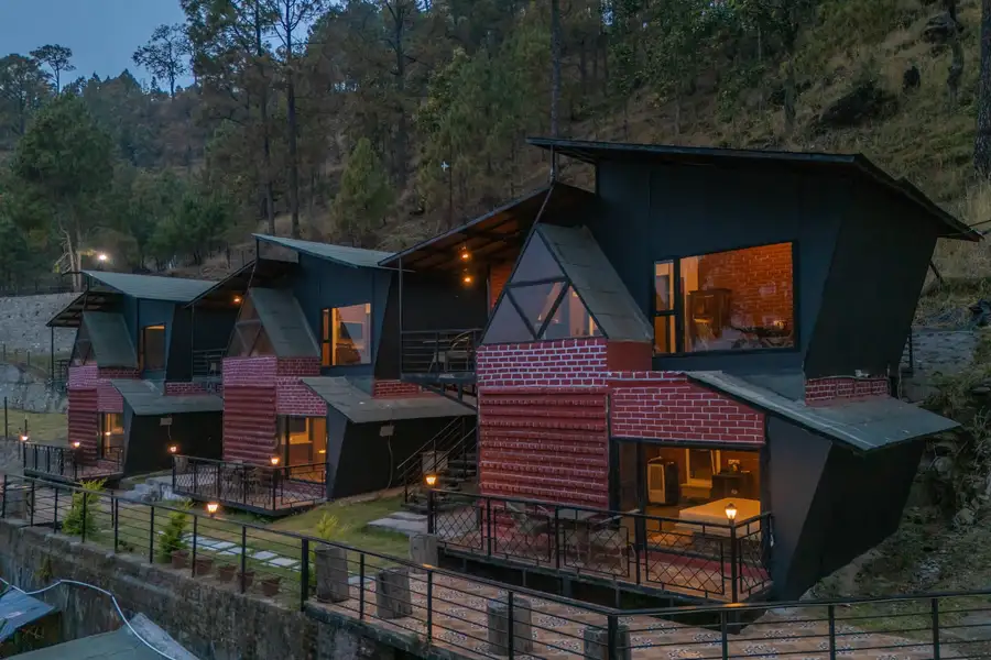 tatvam, Lansdowne