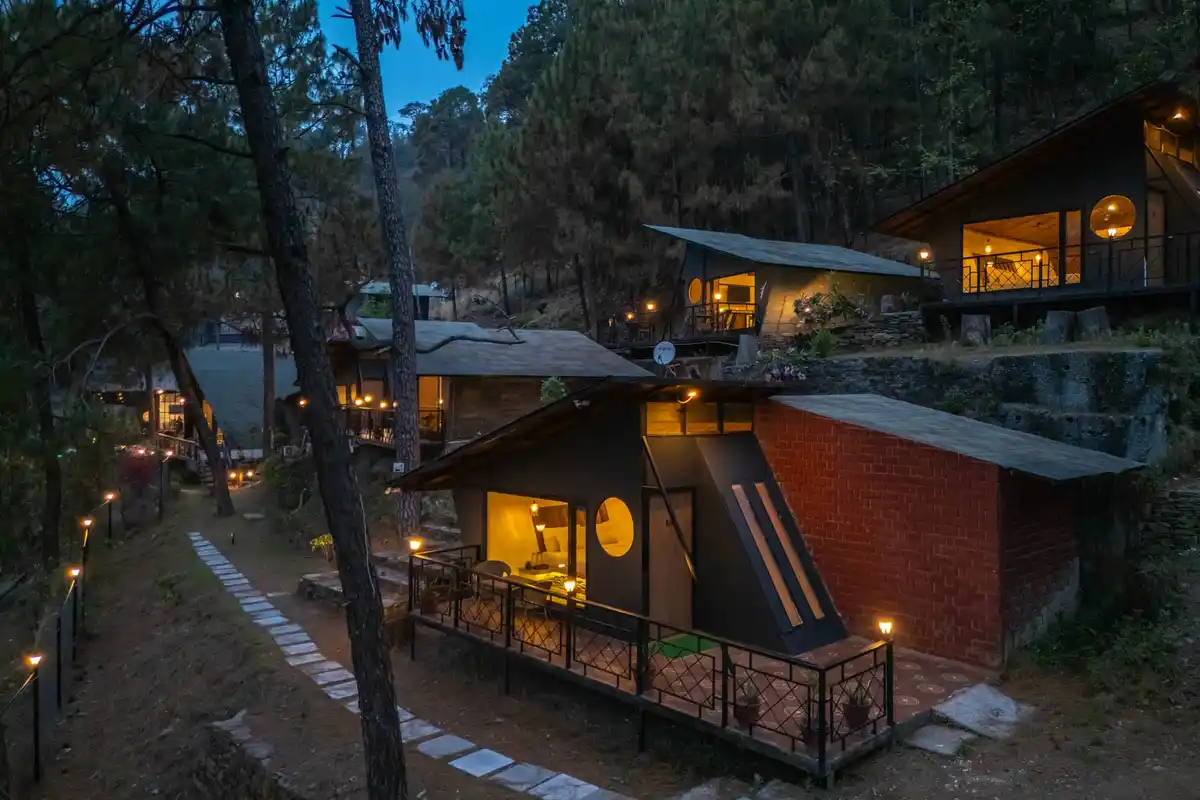 tatvam, Lansdowne
