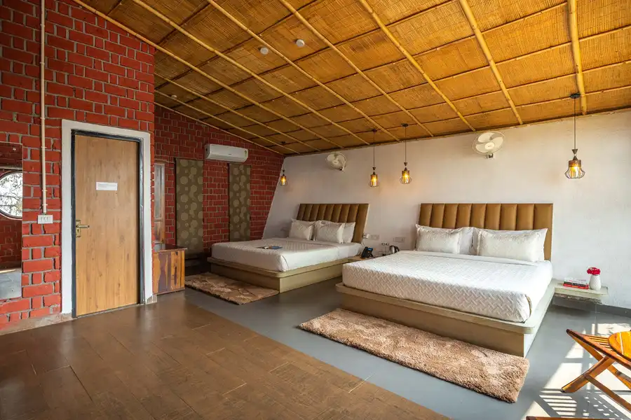 tatvam, Lansdowne
