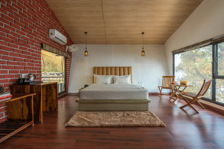 tatvam, Lansdowne