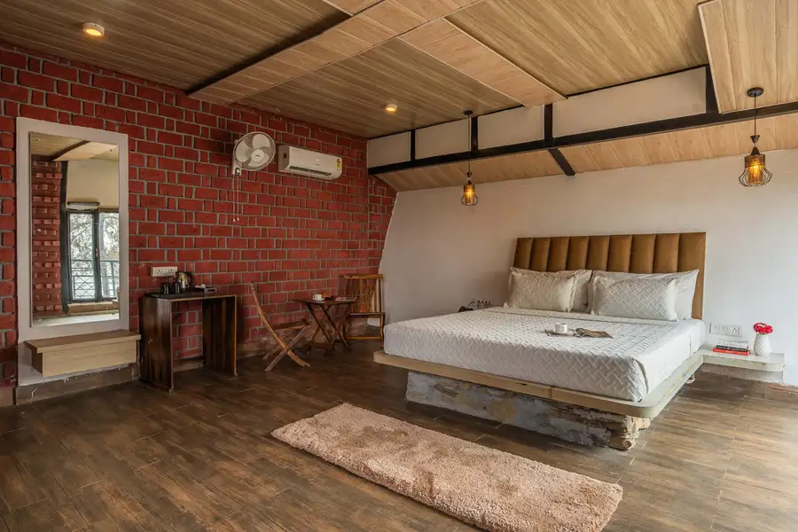 tatvam, Lansdowne