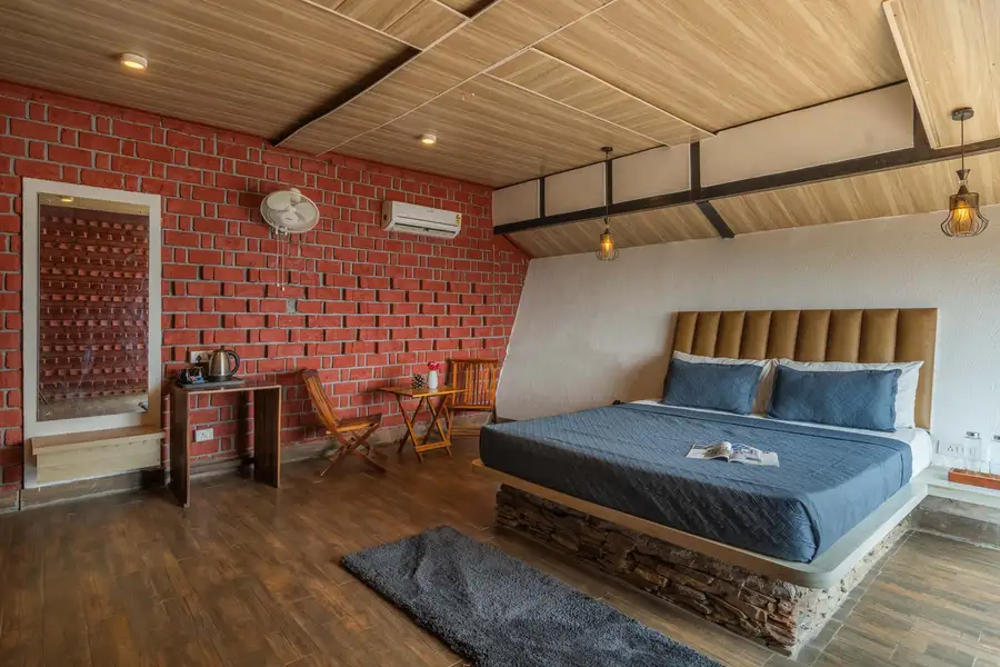 tatvam, Lansdowne