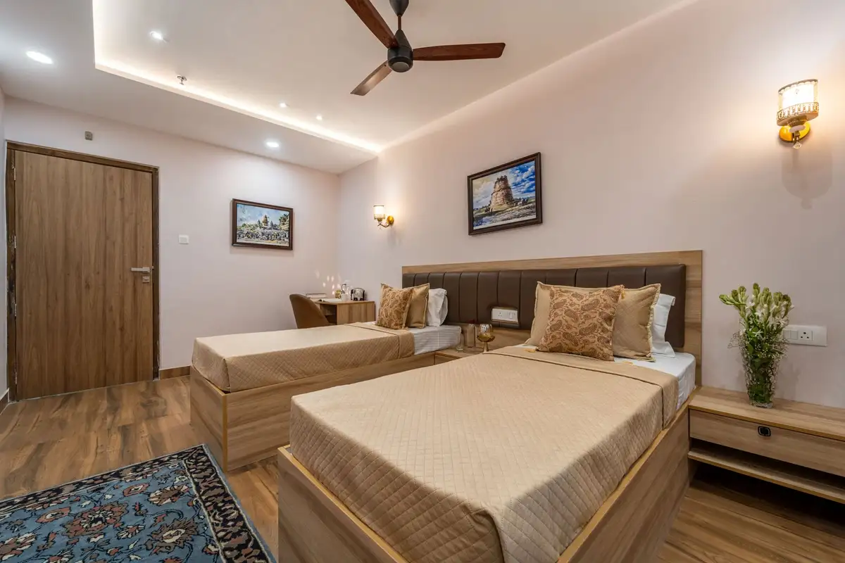 Terra Hue, Varanasi