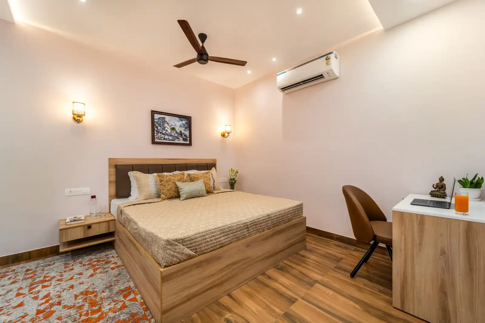 Terra Hue, Varanasi
