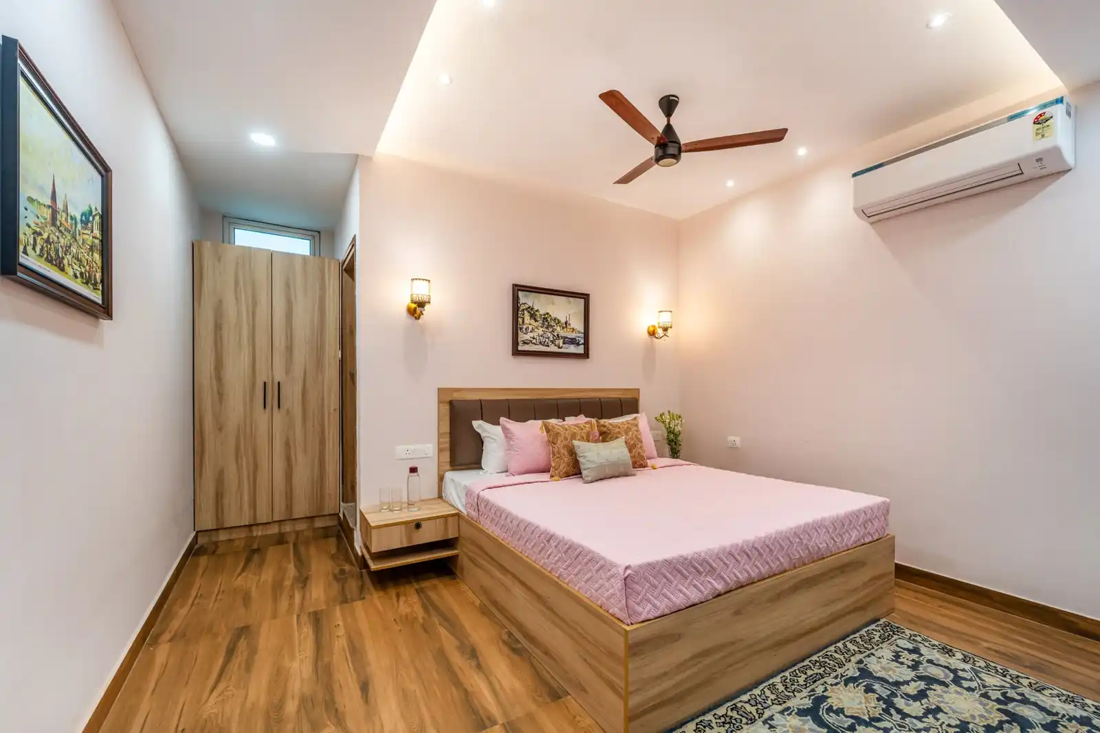 Terra Hue, Varanasi