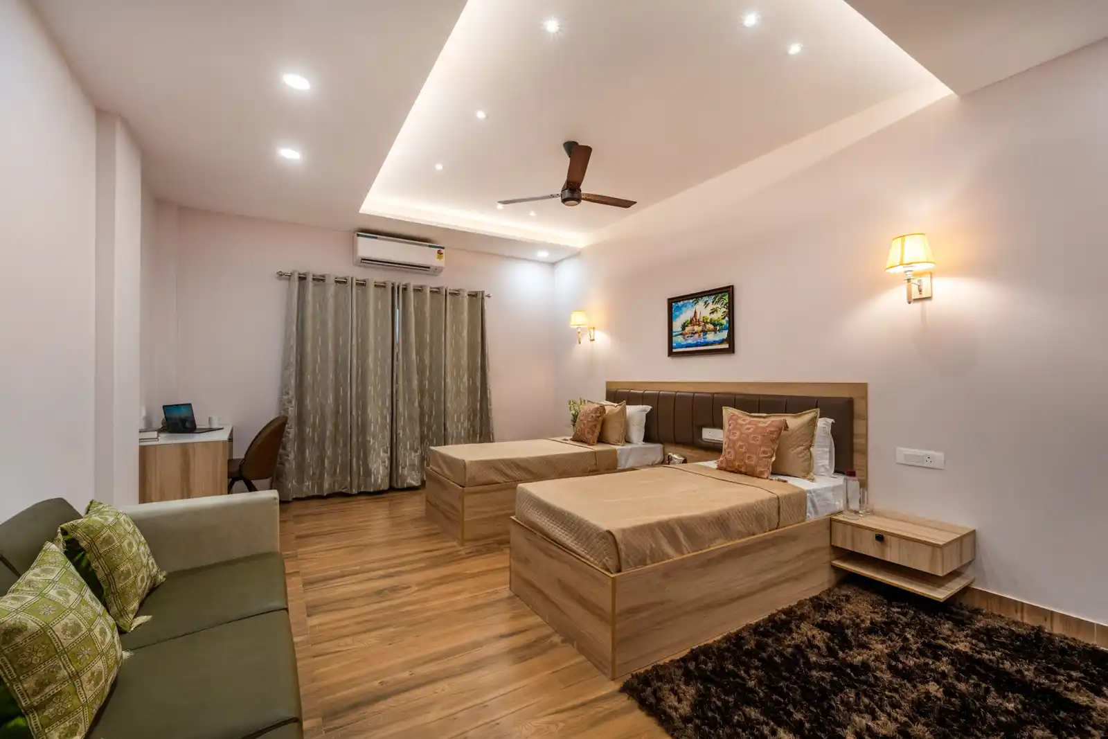 Terra Hue, Varanasi