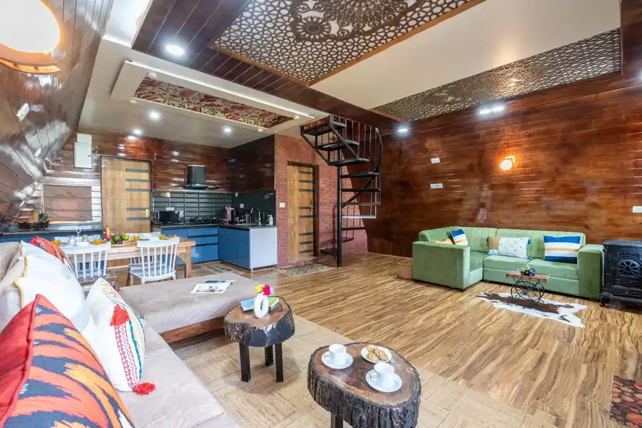 That Mountain House, Srinagar