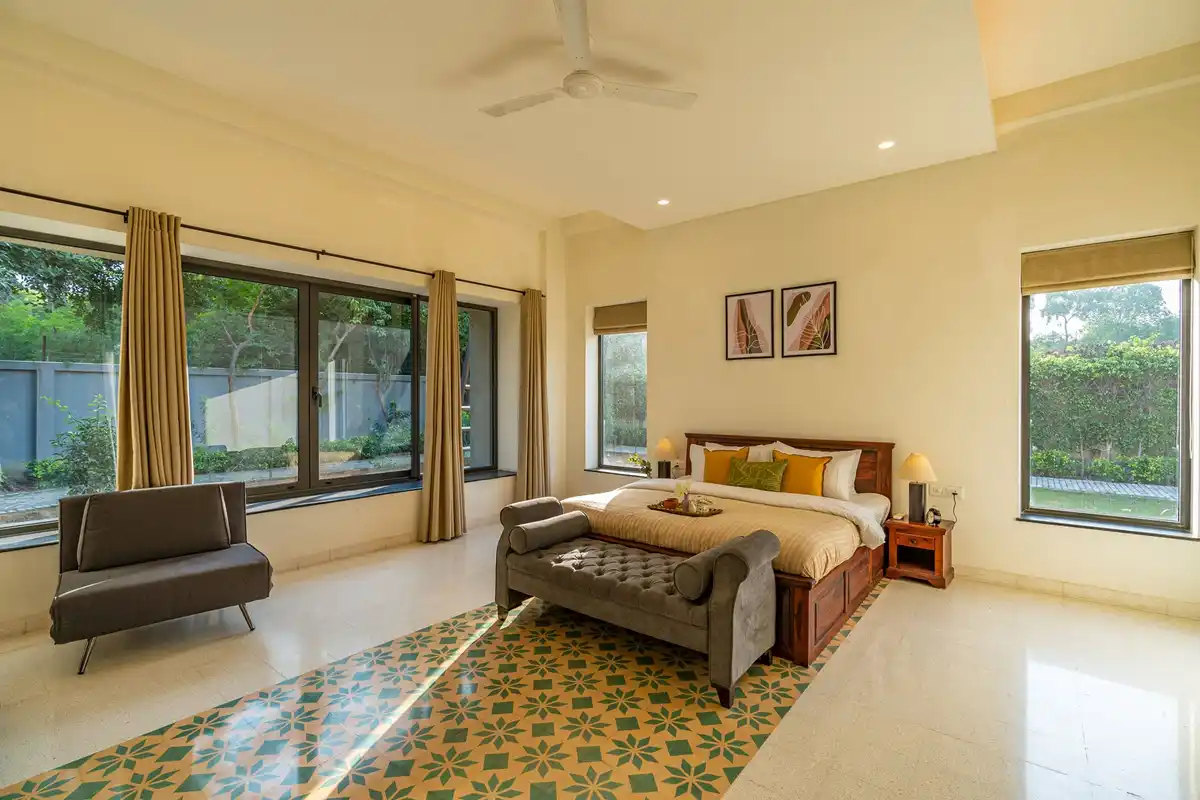 The Brick house w/ Outdoor Pool, New Delhi