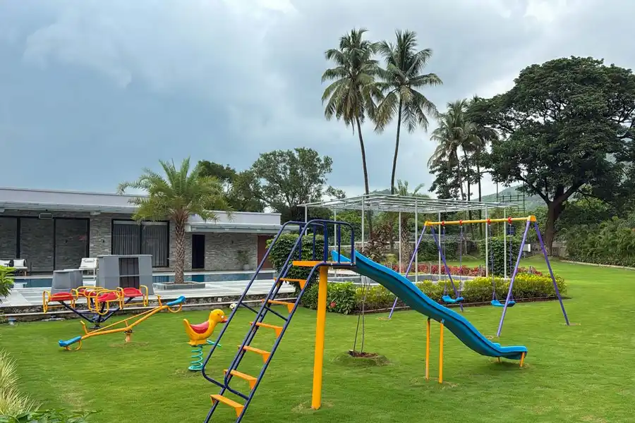 The Earth, Karjat