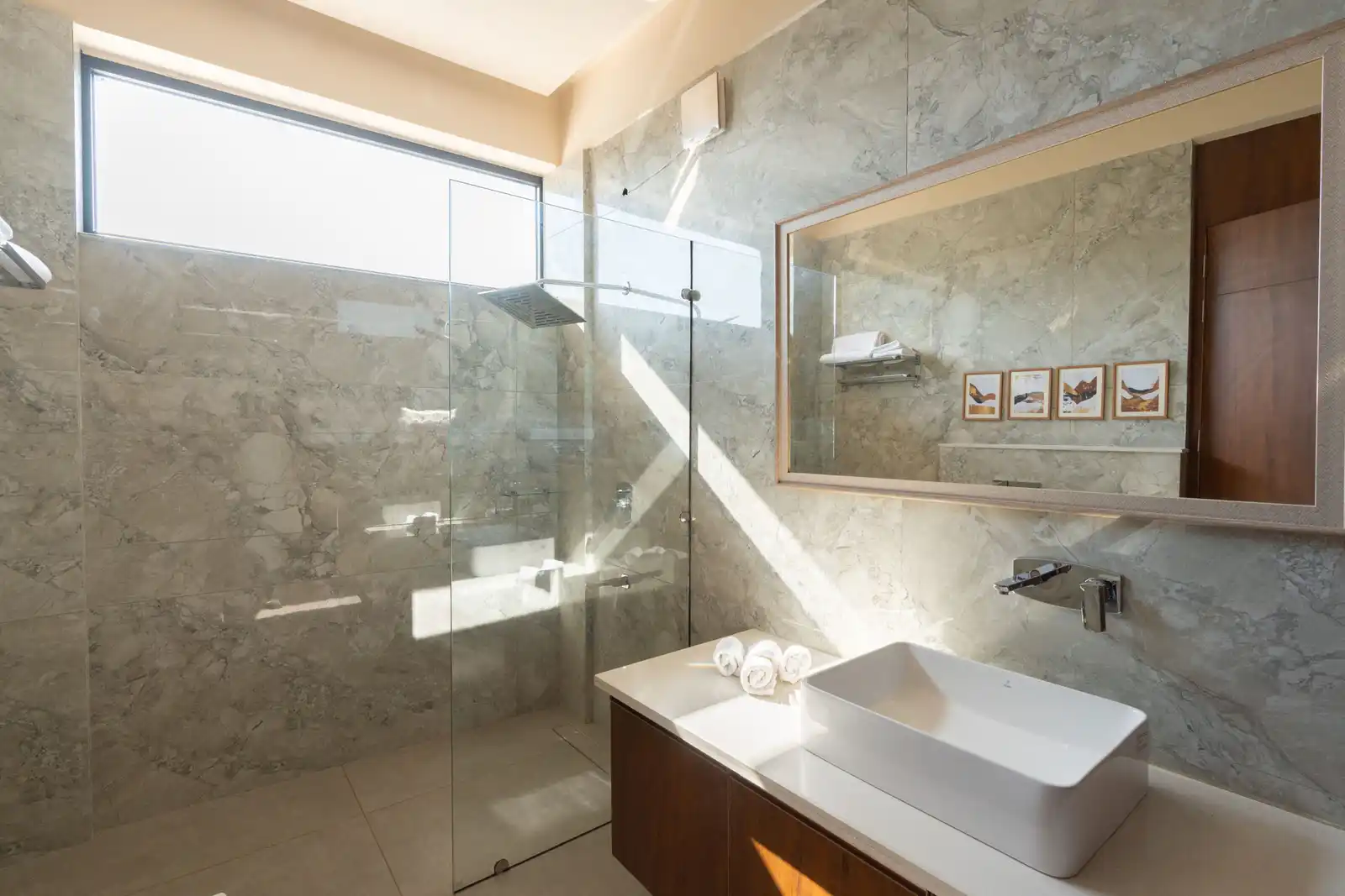 The Edge Luxe W/Private Pool & Comp Breakfast, Kasauli
