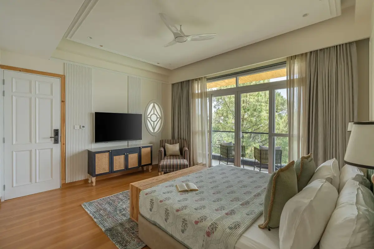 The Ever House W/ Outdoor Heated Pool, Kasauli