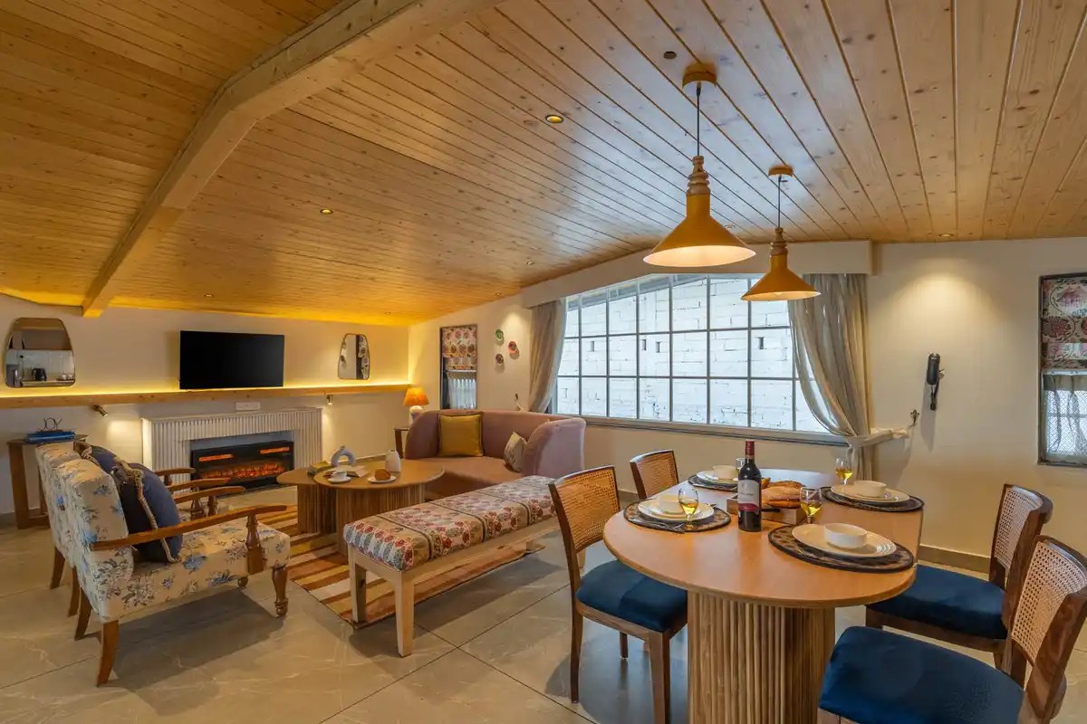 The Ever House W/ Outdoor Heated Pool, Kasauli