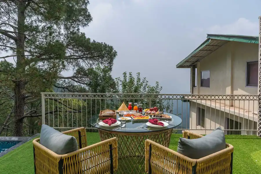 The Ever House W/ Outdoor Heated Pool, Kasauli