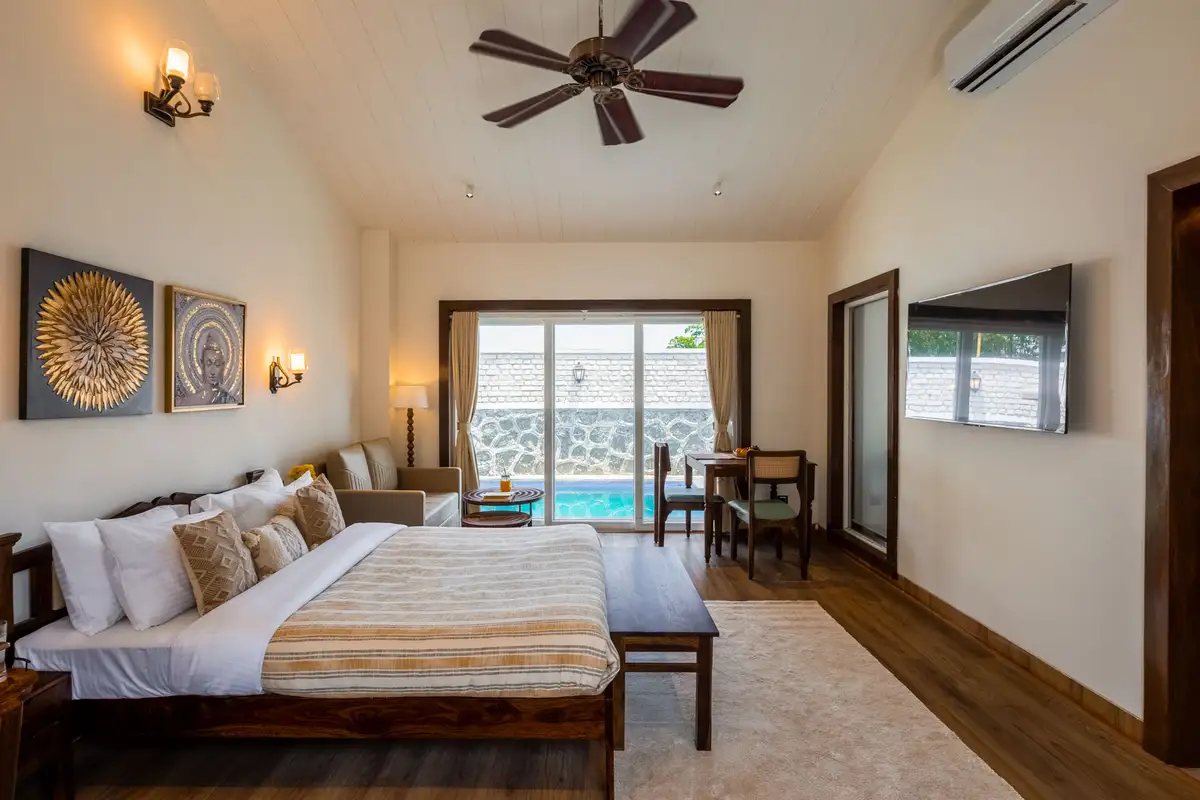 The Five Oaks, Karjat