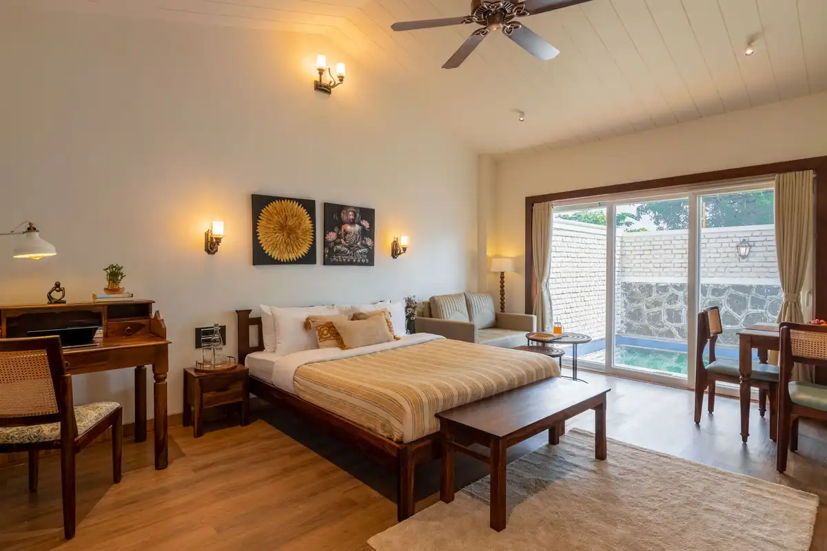 The Five Oaks, Karjat