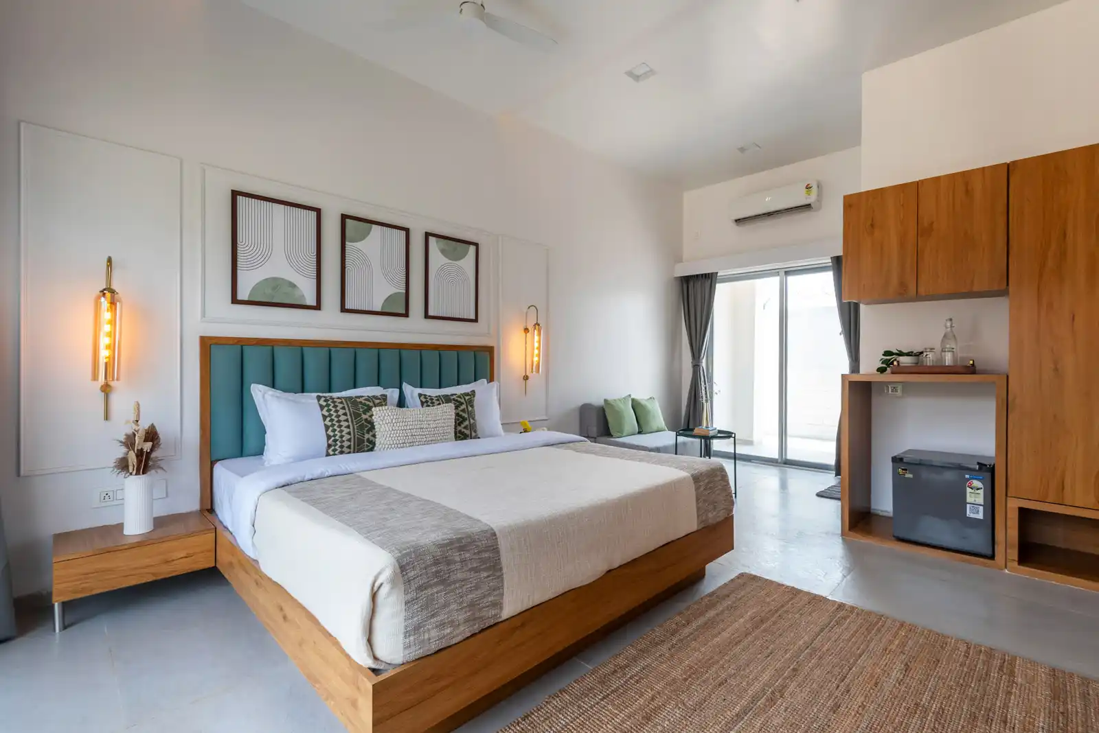 The Grand Ten, Karjat